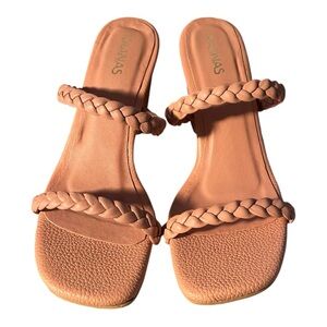 NWT Kaanas Leather Binjai Dual Braid Band Peach Heels Sz 8